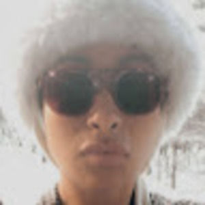 Meet your Posher, Desiree